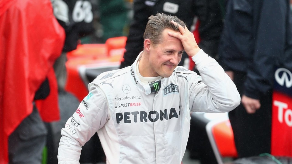 Po operaci je Michael Schumacher v kritickém stavu